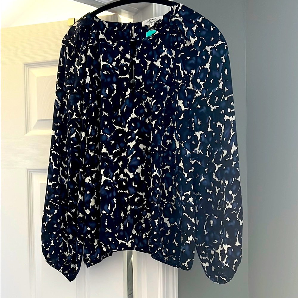 41 Hawthorn Navy and White Abstract Blouse